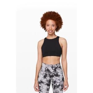 Lululemon high neck, energy bra, medium support size 10 NWOT
￼